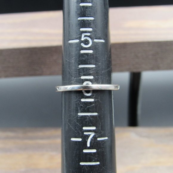 Size 6 Sterling Silver Clear Cubic Zirconia Ring - Picture 6 of 8